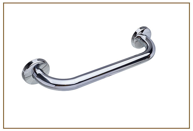 Barra de Apoio Linear BARRAS DE APOIO Linarte — Barra de apoio linear em tubo metálico cromado com flanges circulares de fixação nas duas extremidades, para ac…