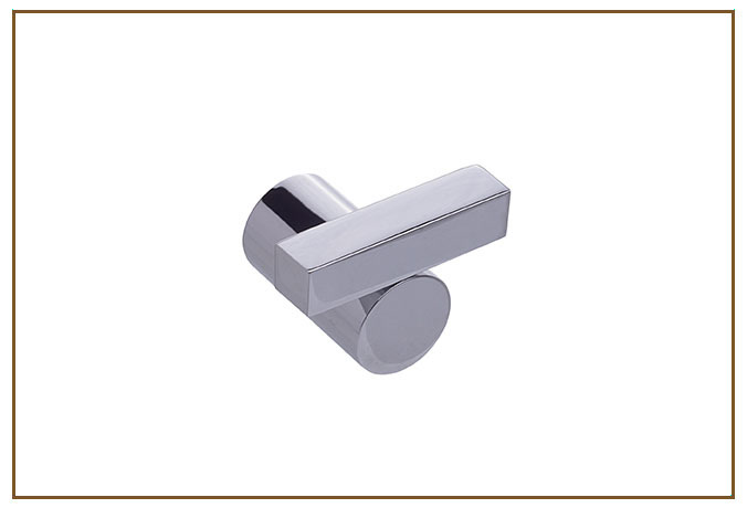 Cabide Simples CONTATO Linarte — Cabide simples de parede em metal cromado espelhado, com gancho de perfil retangular e base cilíndrica compacta, para toalhas…