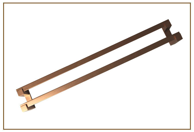 Toalheiro Duplo LOTUS Linarte — Toalheiro duplo de parede com dois tubos retos de perfil quadrado e acabamento cobre acetinado, fixado por suportes nas extremi…