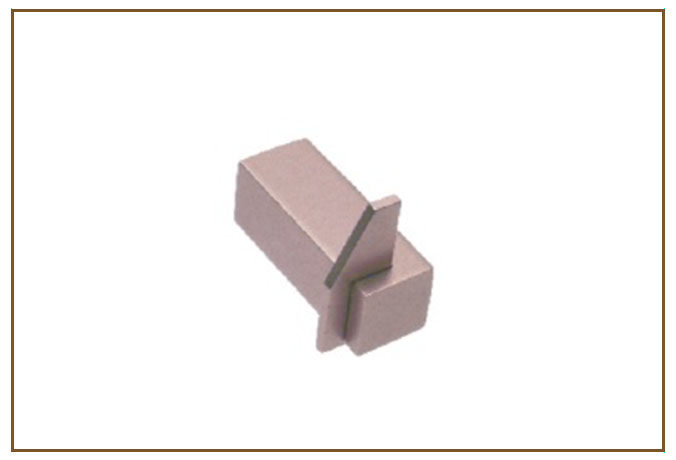 Cabide Simples LOTUS Linarte — Cabide simples de parede com formato retangular e gancho reto em acabamento fosco acetinado, para pendurar toalhas ou roupões no…