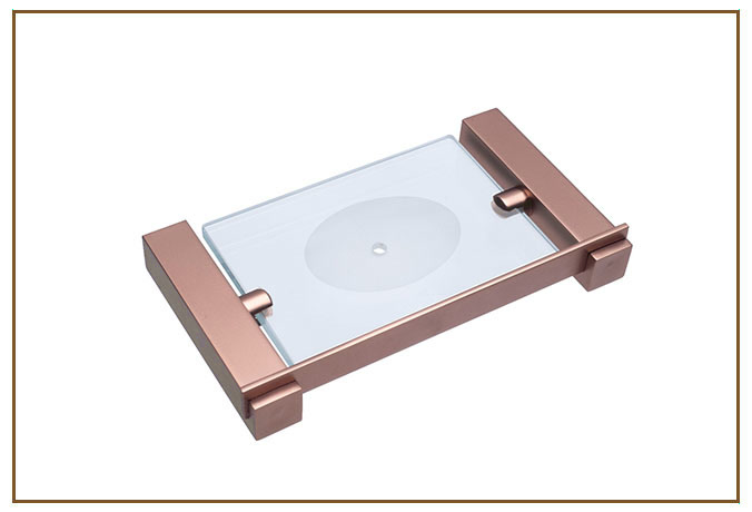 Saboneteira de Parede Vidro LOTUS Linarte — Saboneteira de parede com base de vidro retangular apoiada em suportes metálicos quadrados com acabamento rose gold…