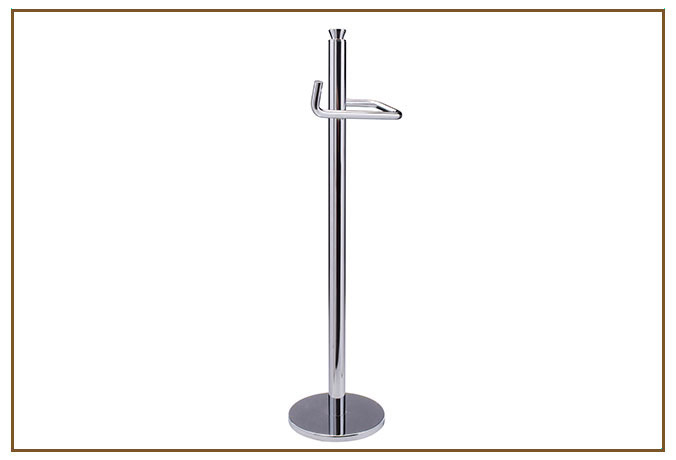 Papeleira de Piso Clean PAPELEIRAS DE PISO E TOALHEIROS DE BANCADA Linarte — Papeleira de piso Clean em metal cromado, com haste cilíndrica alta, base circular…